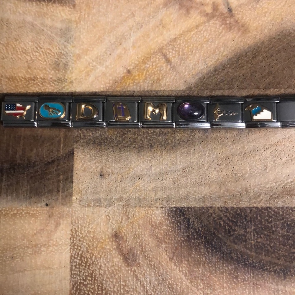 8 vintage charms
